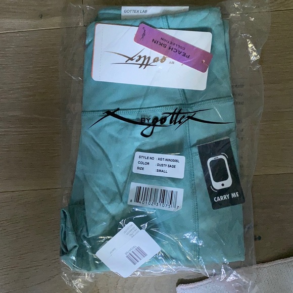 X by Goettex Jen Slip Pocket Cropped Angle Legging - Picture 3 of 3